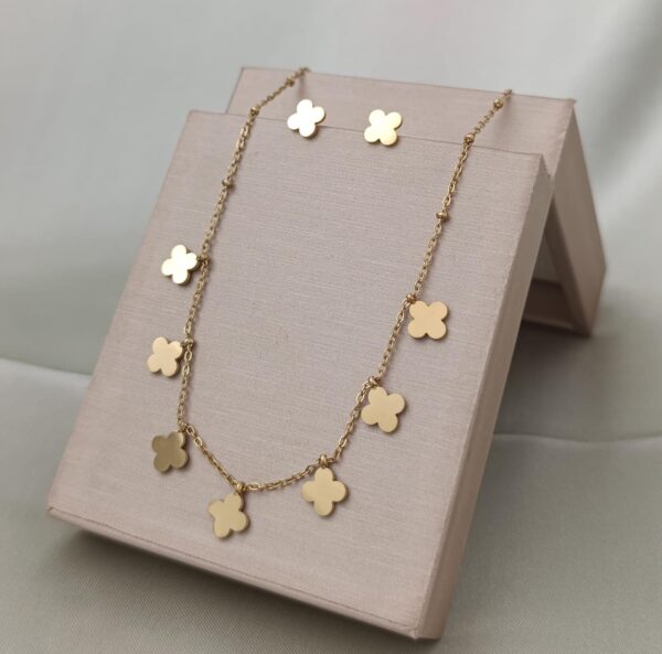 A Collier avec Boucles D'oreille