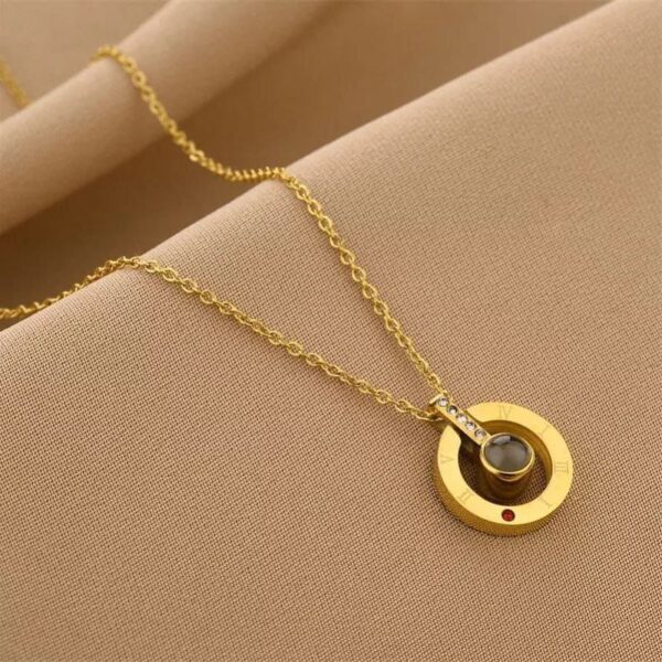 Collier H